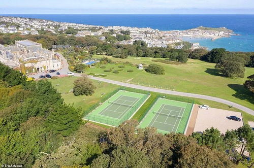 康沃爾藝術家用電子垃圾山歡迎G7首腦 藝術與環保的震撼對話